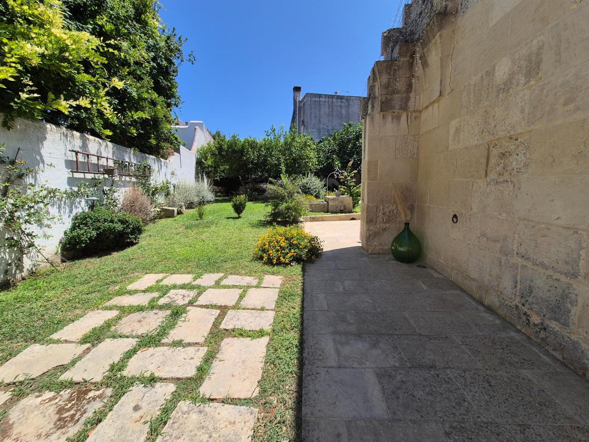 Casa Frea Dimora Storica Bed & Breakfast Martano Dış mekan fotoğraf
