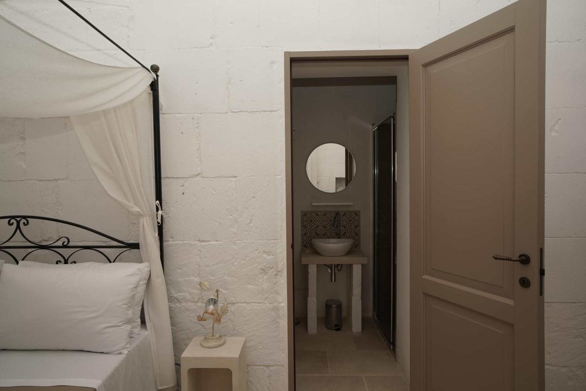 Casa Frea Dimora Storica Bed & Breakfast Martano Dış mekan fotoğraf